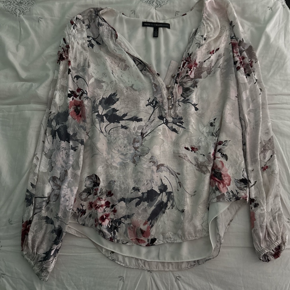 Elegant Floral Blouse with Pink and Gray Accents